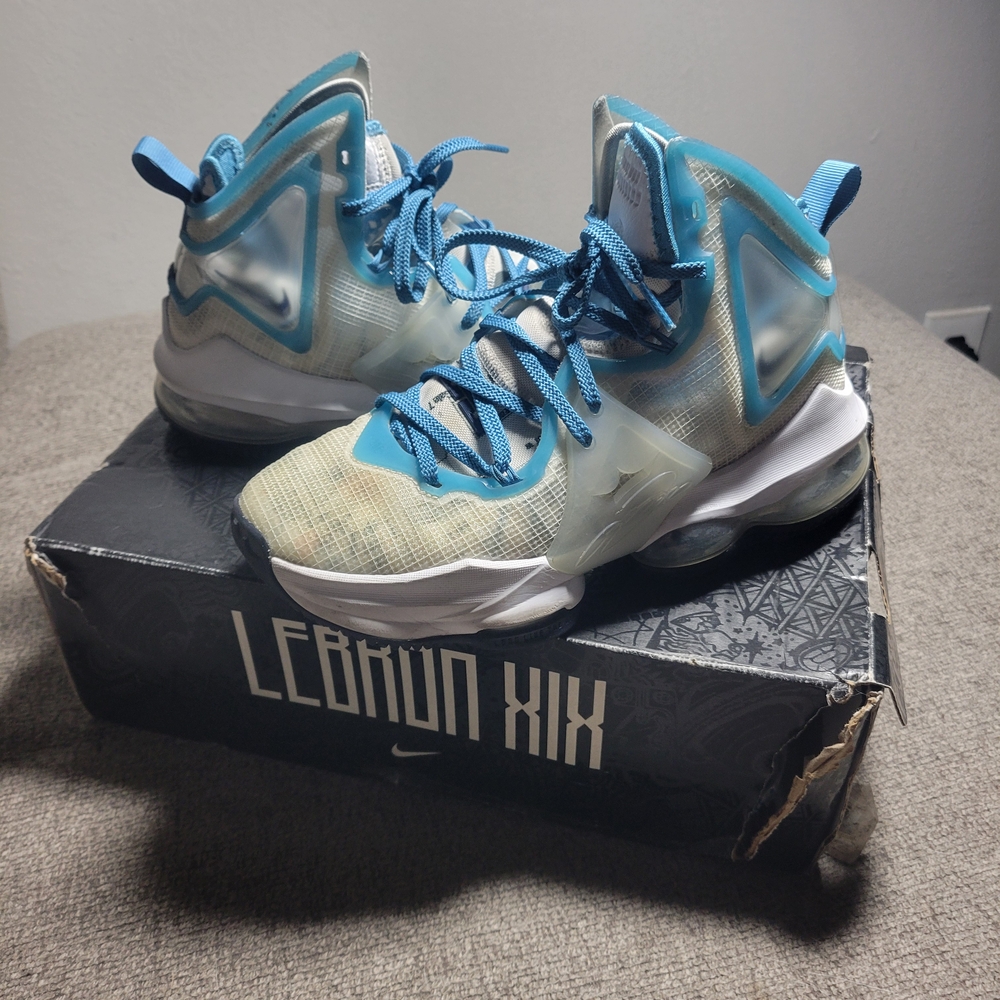 Nike LeBron XIX Kids Shoes - Blue and White